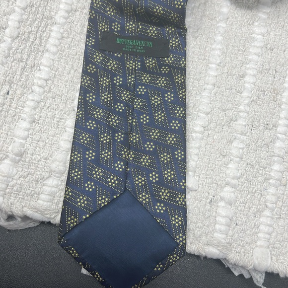 Bottega Veneta Italian Geometric Silk Tie Men’s Size 3.5”X54” Blue/Gold Necktie - Picture 5 of 9